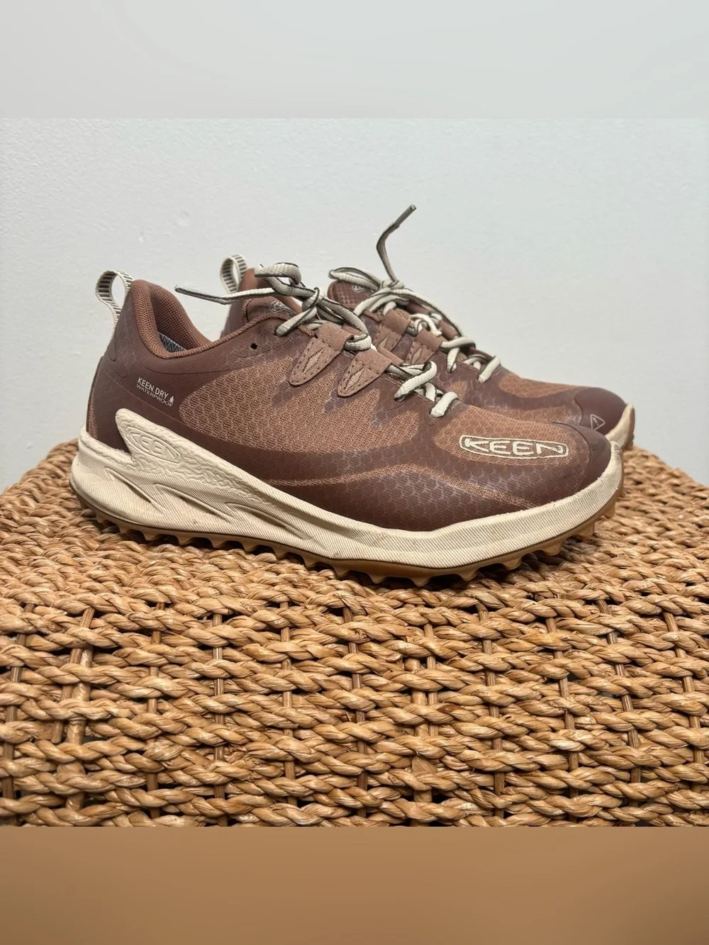 Keen Sneakers Women's 7.5 Zionic Waterproof Hiking Shoe